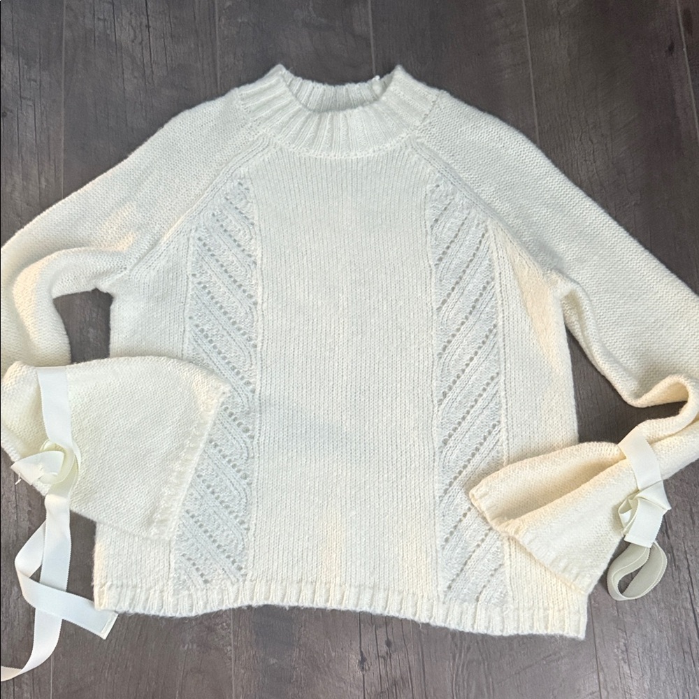 Elegant Cream Sweater new without tag